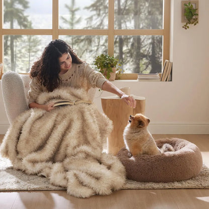 Volas Round Fluffy Plush Pet Bed